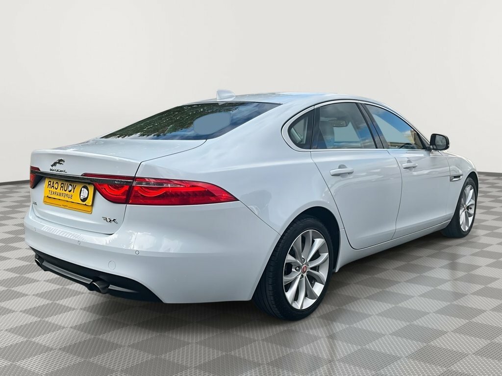 Jaguar XF 2L Prestige White #6