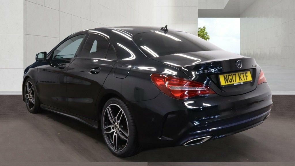 Mercedes-Benz CLA Class 2.1L Amg Line Black #3