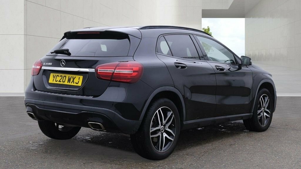 Mercedes-Benz GLA Class 1.6L Urban Edition Black #4