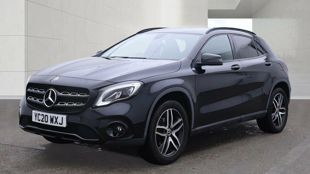 Mercedes-Benz GLA Class 1.6L Urban Edition Black #2