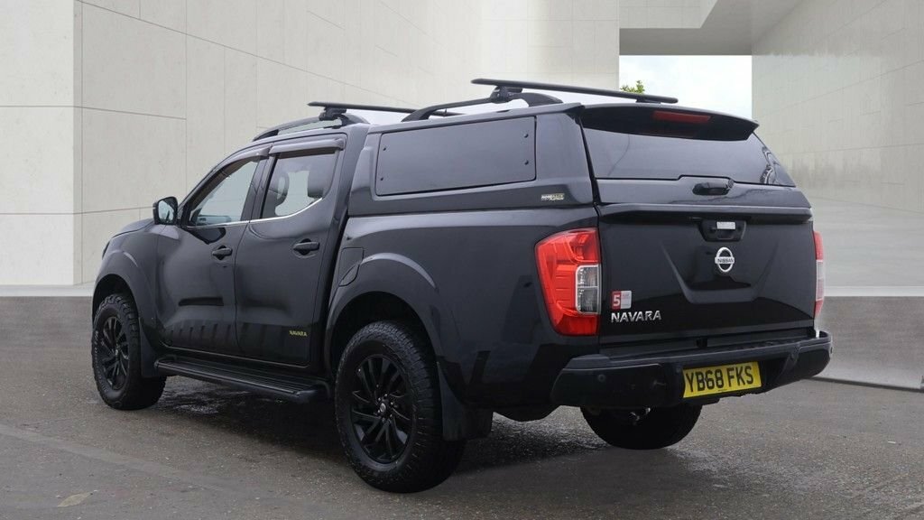 Nissan Navara 2.3L N-guard Black #3