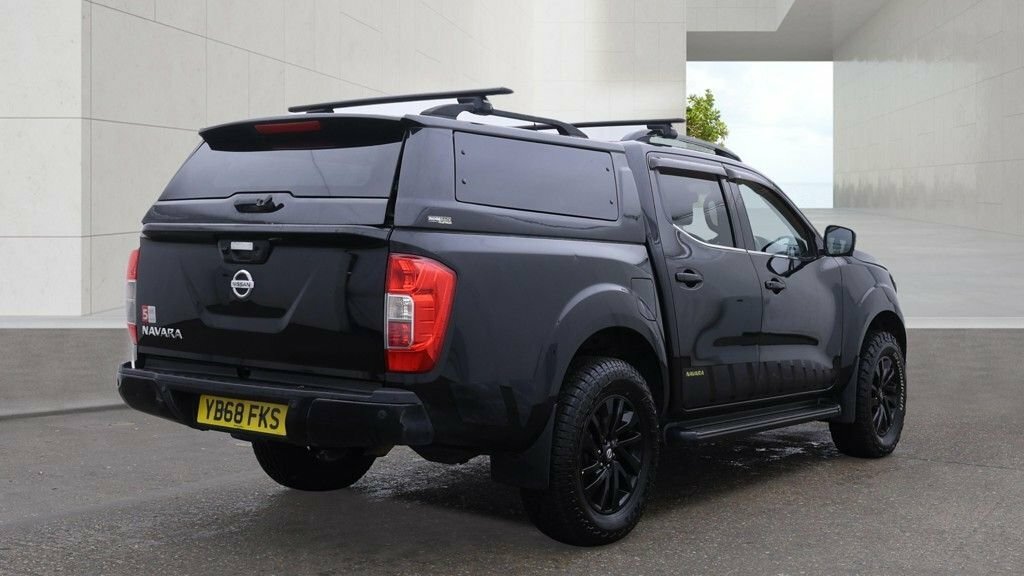 Nissan Navara 2.3L N-guard Black #4