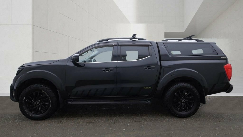 Nissan Navara 2.3L N-guard Black #6