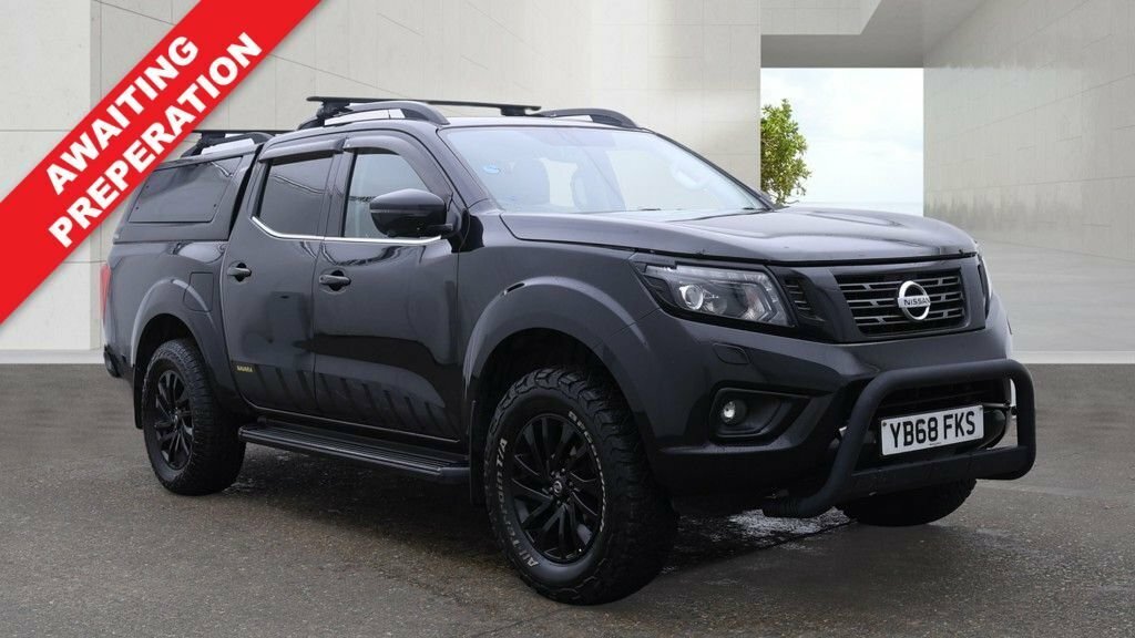Nissan Navara 2.3L N-guard Black