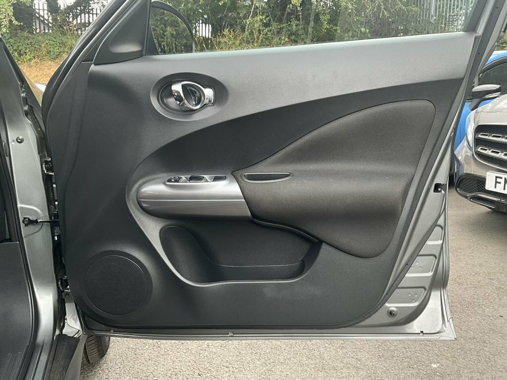 Nissan Juke 1.6 Acenta One Owner Ultra Low Mileage Full Servic Black #18