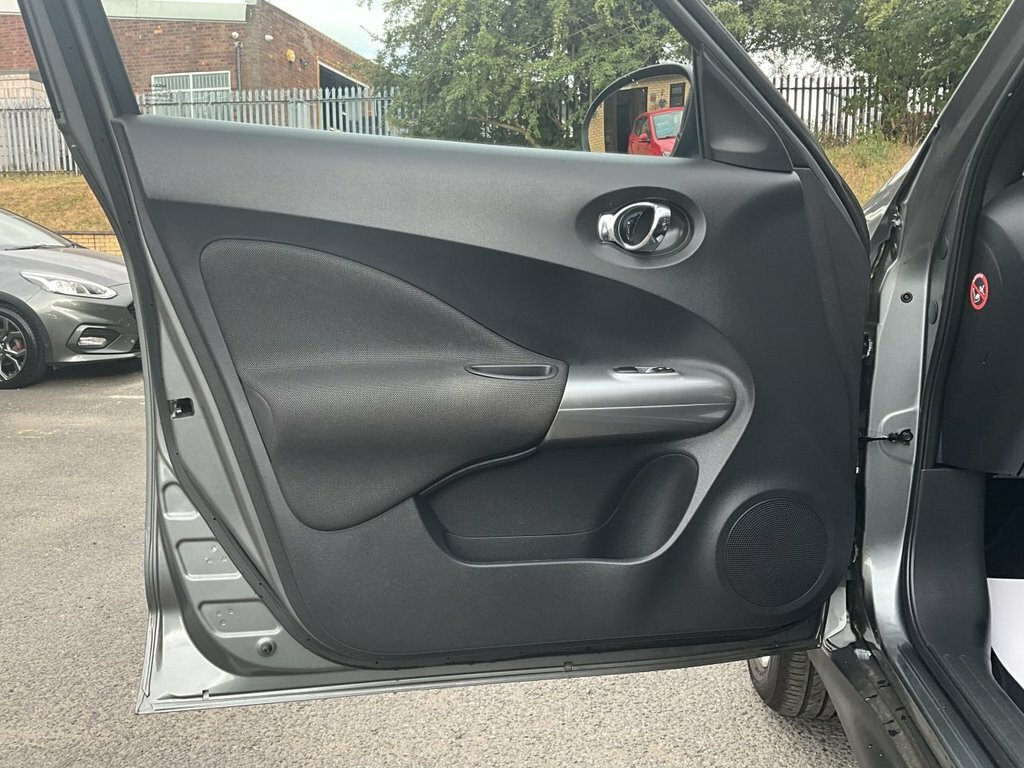 Nissan Juke 1.6 Acenta One Owner Ultra Low Mileage Full Servic Black #21