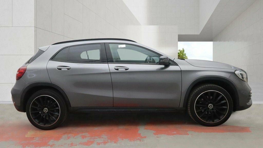 Mercedes-Benz GLA Class 2.1L Amg Line Grey #5