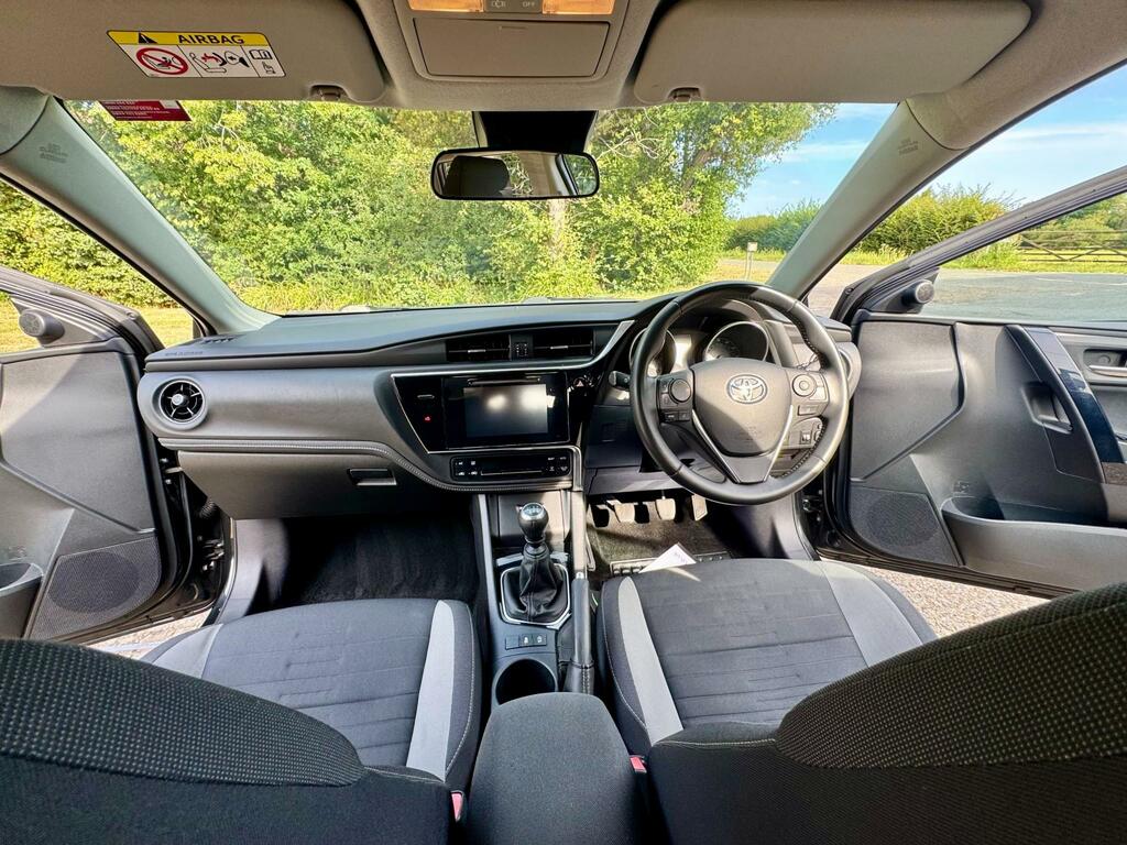 Toyota Auris 1.2 Vvt-i Icon Hatchback GK17UKG Black #2