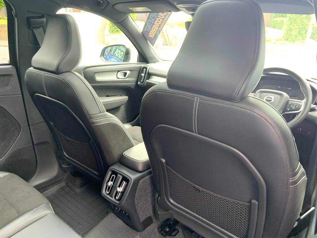 Volvo XC40 1.5 163Ps T3 R-design Blue #6