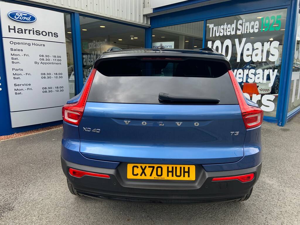 Volvo XC40 1.5 163Ps T3 R-design Blue #5