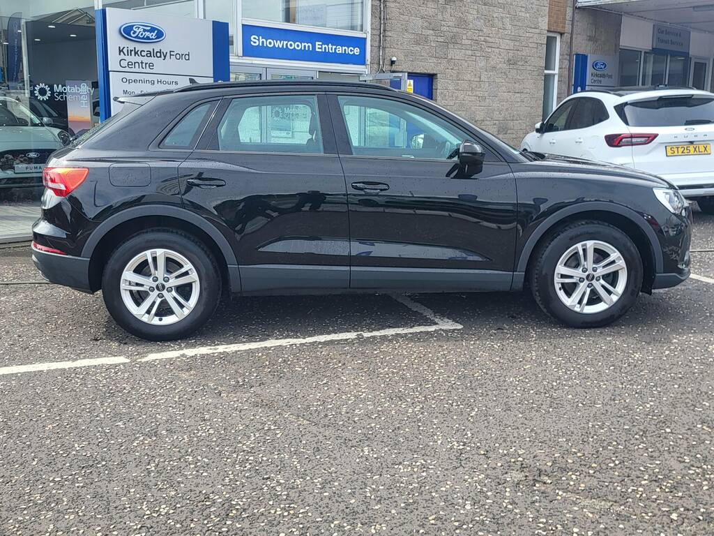 Audi Q3 Tfsi Technik Mhev Black #5