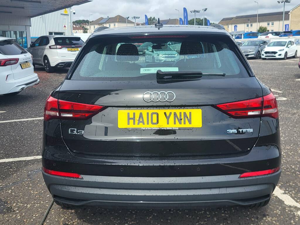 Audi Q3 Tfsi Technik Mhev Black #4