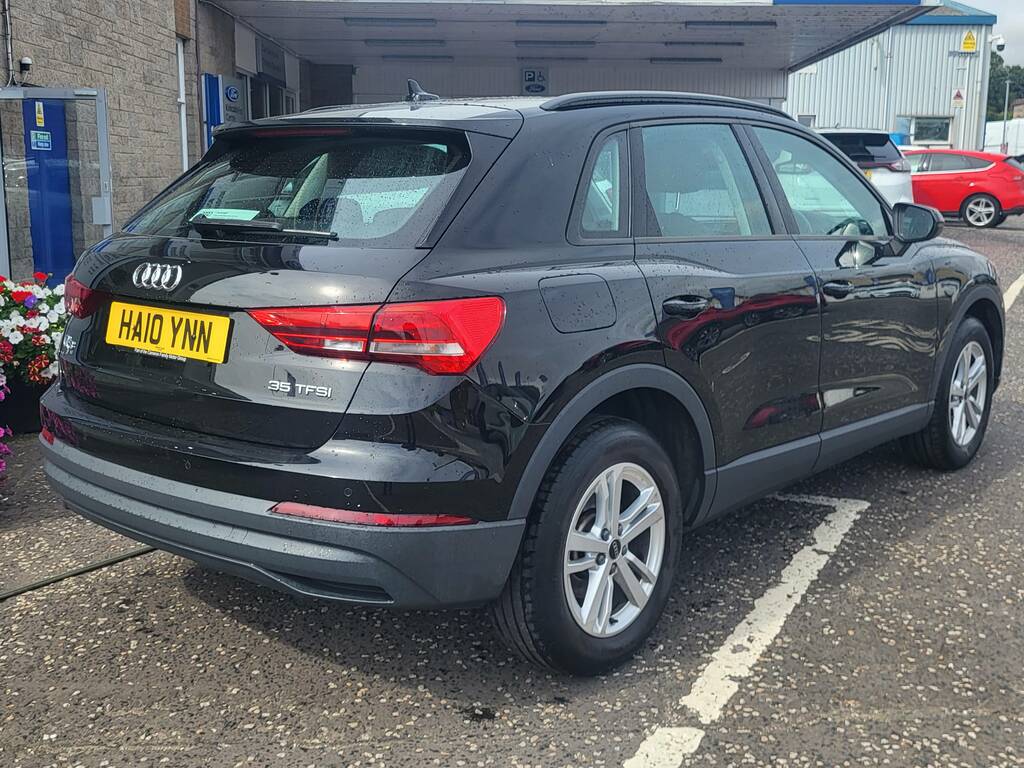 Audi Q3 Tfsi Technik Mhev Black #6