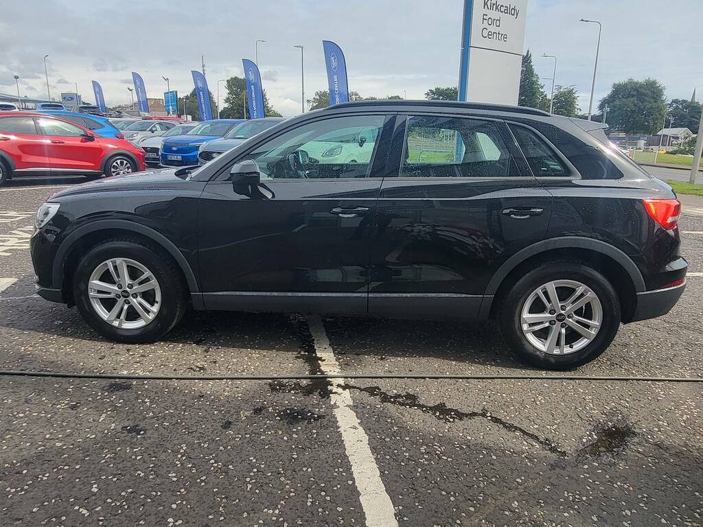 Audi Q3 Tfsi Technik Mhev Black #3