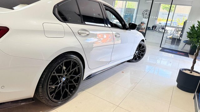 BMW 3 Series 2.0 318I M Sport White #4