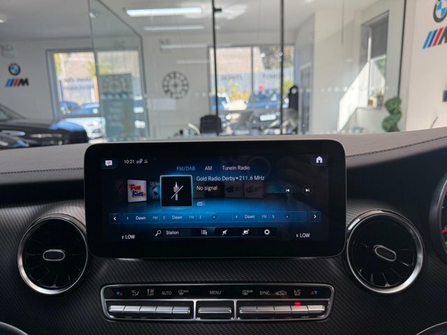 Mercedes-Benz V Class 2.0L D Amg Line 7 Seats Pan Roof Full Nappa Leathe Black #26