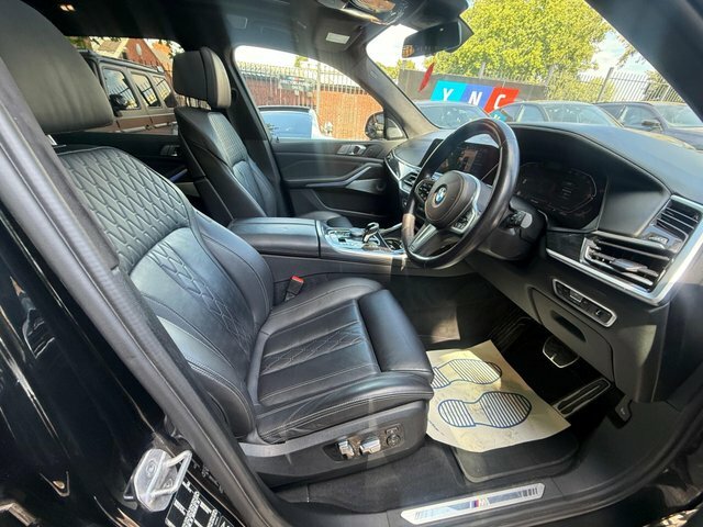 BMW X7 3.0 40D Mht M Black #2