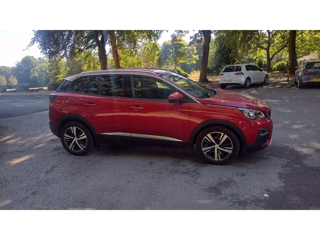 Peugeot 3008 Bluehdi Allure Red