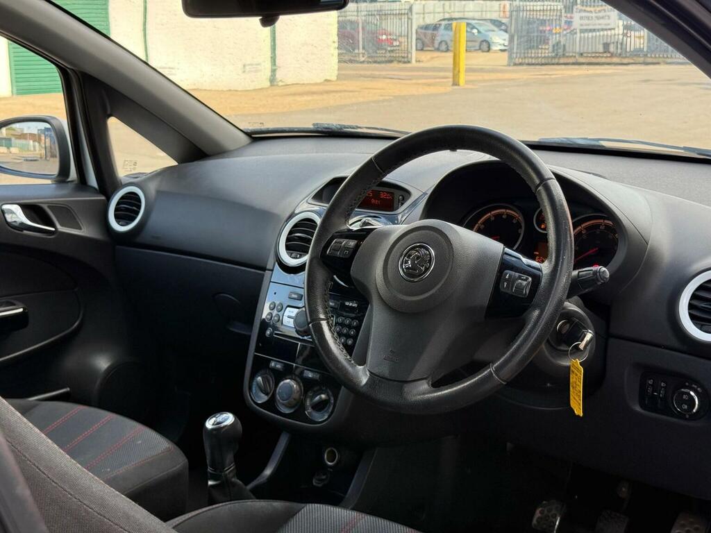Vauxhall Corsa 2011 Vauxhall Corsanbsp1.2 16V Excite Euro 5 Grey #12