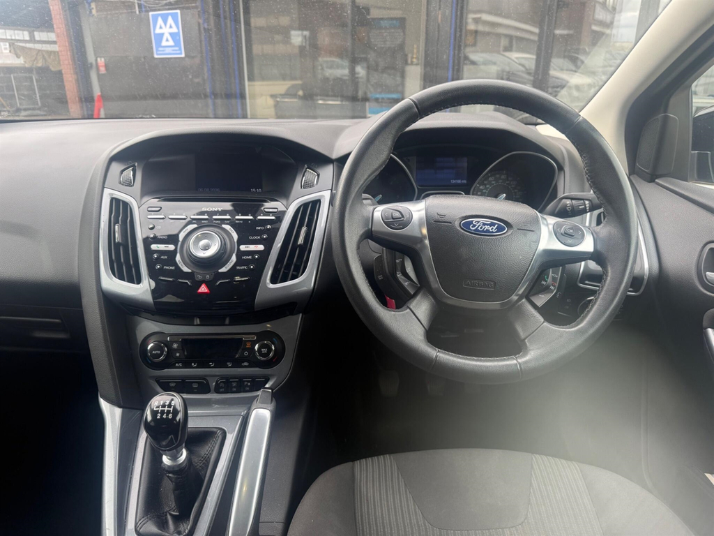 Ford Focus Estate 1.0T Ecoboost Titanium Euro 5 Ss 20 Brown #7