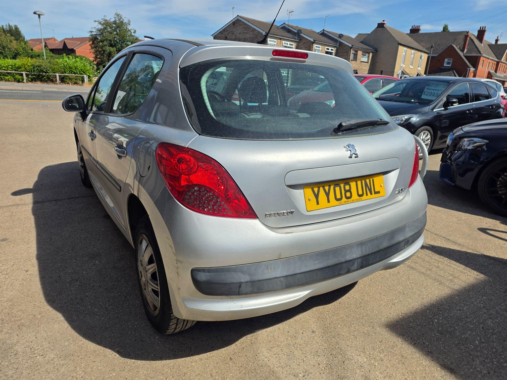 Peugeot 207 1.4 Vti S Ac #4