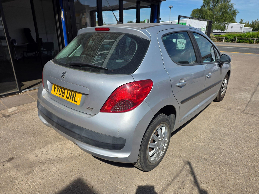 Peugeot 207 1.4 Vti S Ac #6