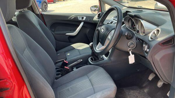 Ford Fiesta 1.4 Zetec Low Mileage,full Main Dealer Service Silver #8