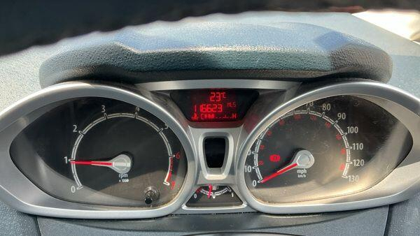 Ford Fiesta 1.4 Zetec Low Mileage,full Main Dealer Service Silver #9