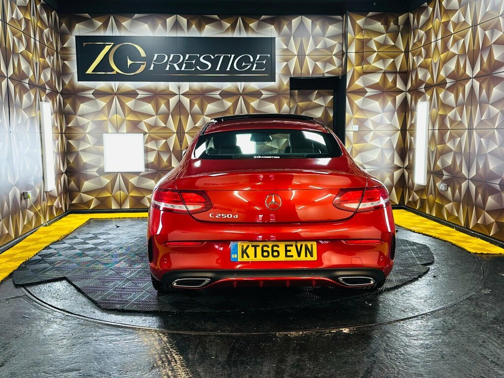 Mercedes-Benz C Class 2.1L Amg Line Red #4