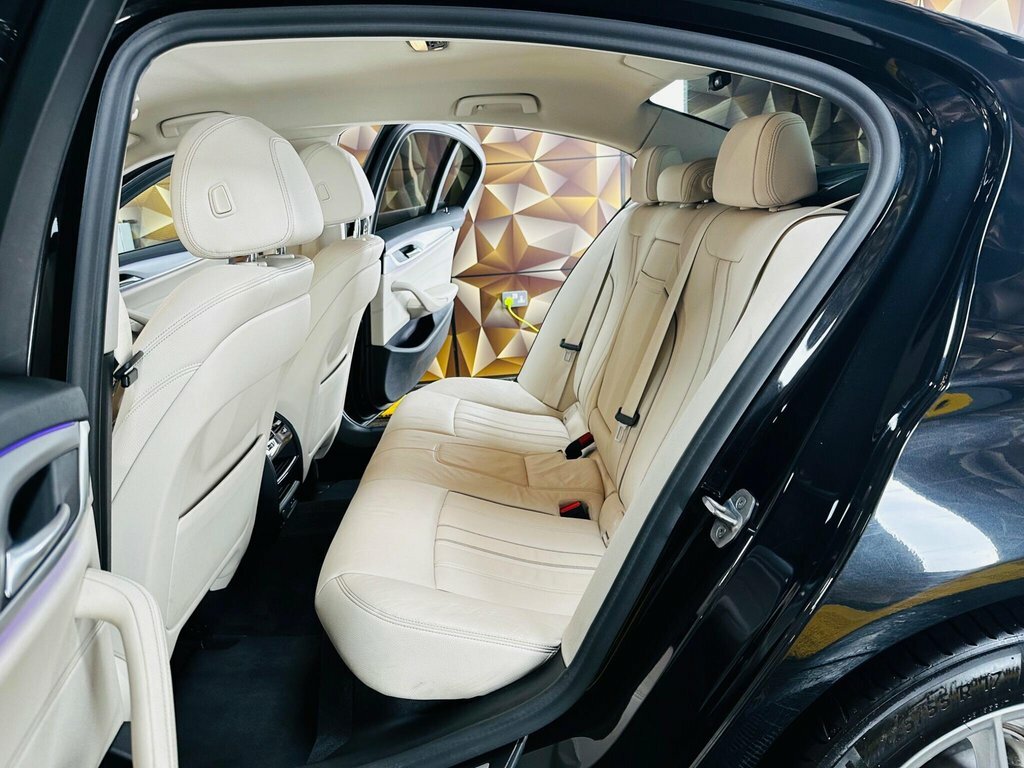 BMW 5 Series M550i Xdrive Grey #52
