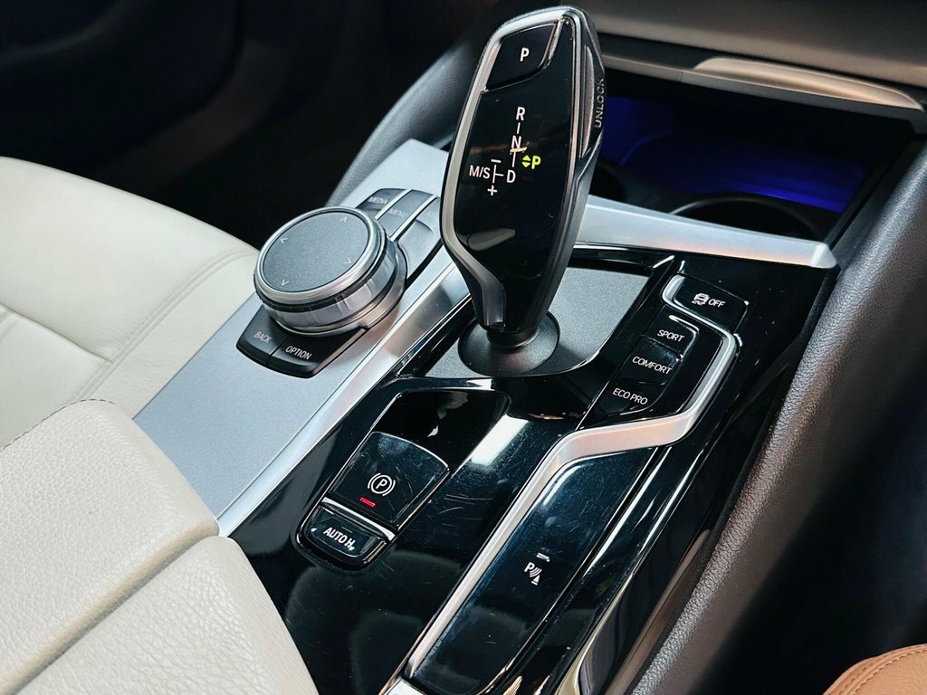 BMW 5 Series M550i Xdrive Grey #40