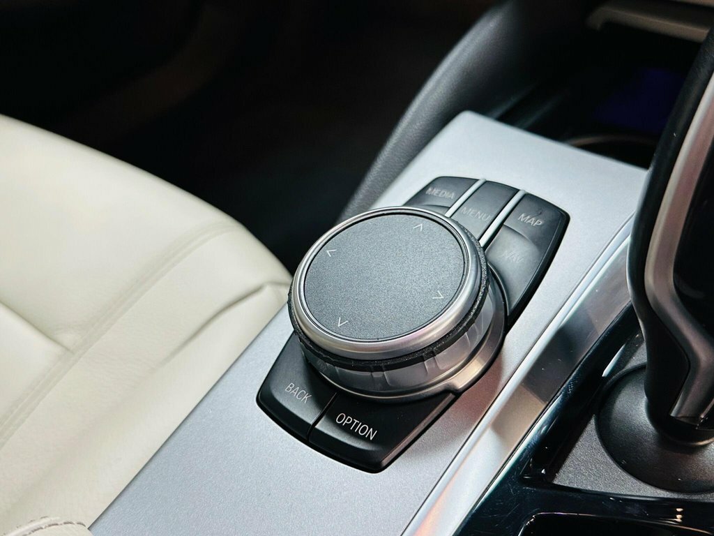 BMW 5 Series M550i Xdrive Grey #46
