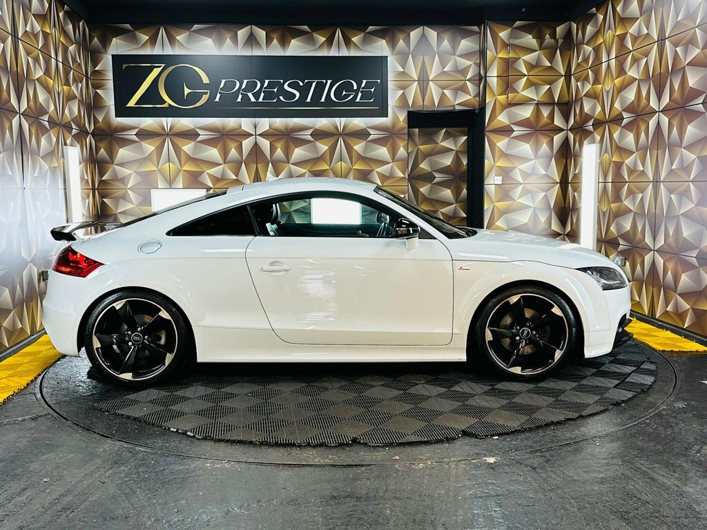 Audi TT 2L Black Edition White #6