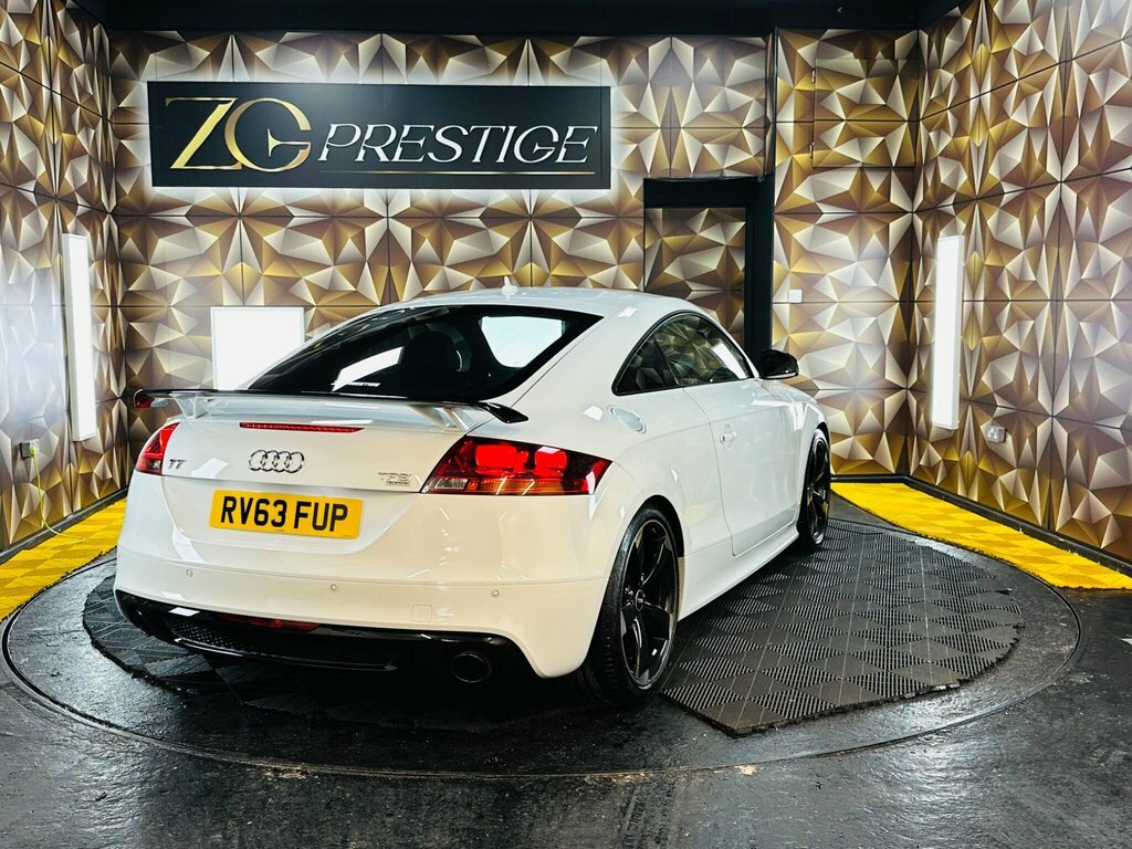 Audi TT 2L Black Edition White #5