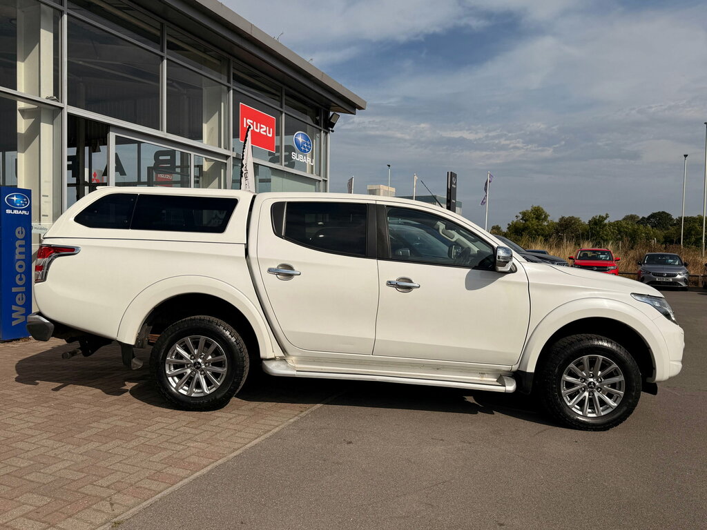 Mitsubishi L200 2.4 Di-d Dc Barbarian Pickup Double Cab White #3