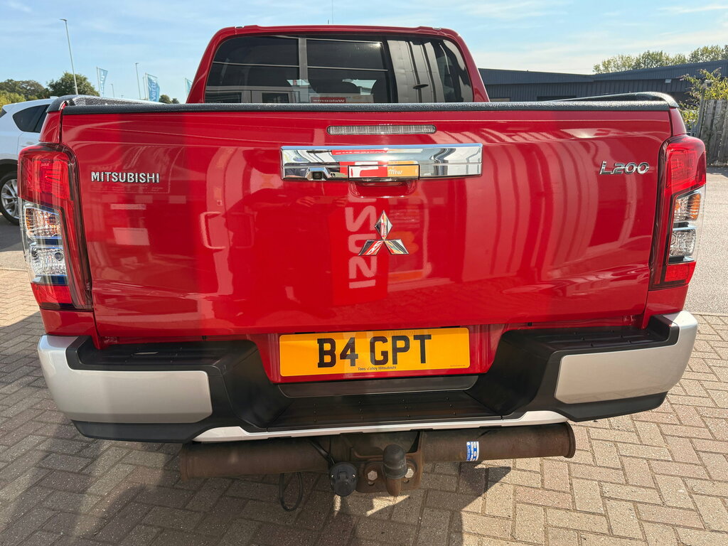 Mitsubishi L200 2.2 Di-d Dc Barbarian Pickup Double Cab Red #3