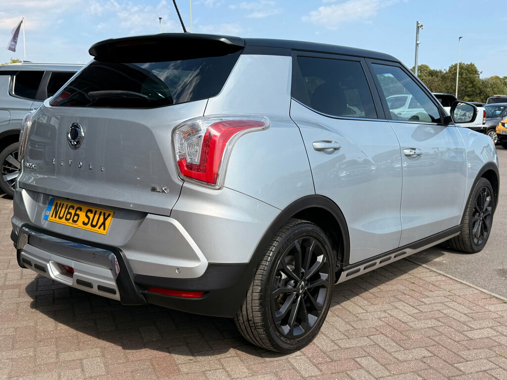 SsangYong Tivoli 1.6 E-xgi Elx Suv Euro 6 Ss Silver #6