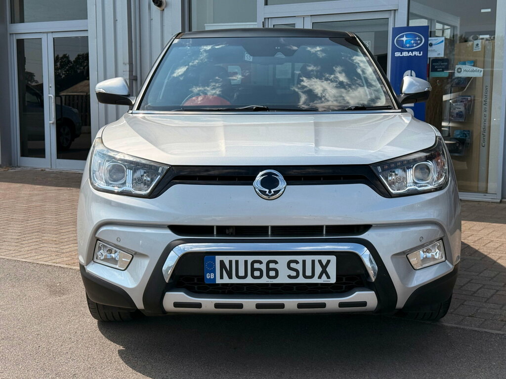 SsangYong Tivoli 1.6 E-xgi Elx Suv Euro 6 Ss Silver #2
