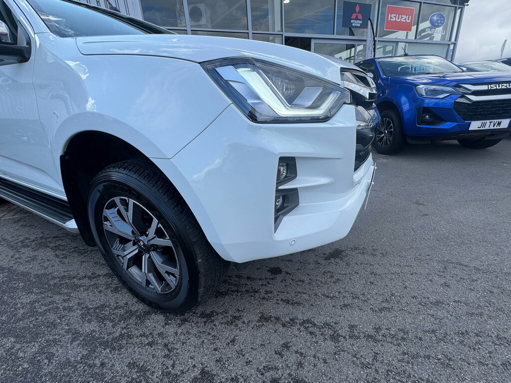 Isuzu D-Max 1.9 Td Dl40 Pickup Double Cab 4W NU73FPE White #4