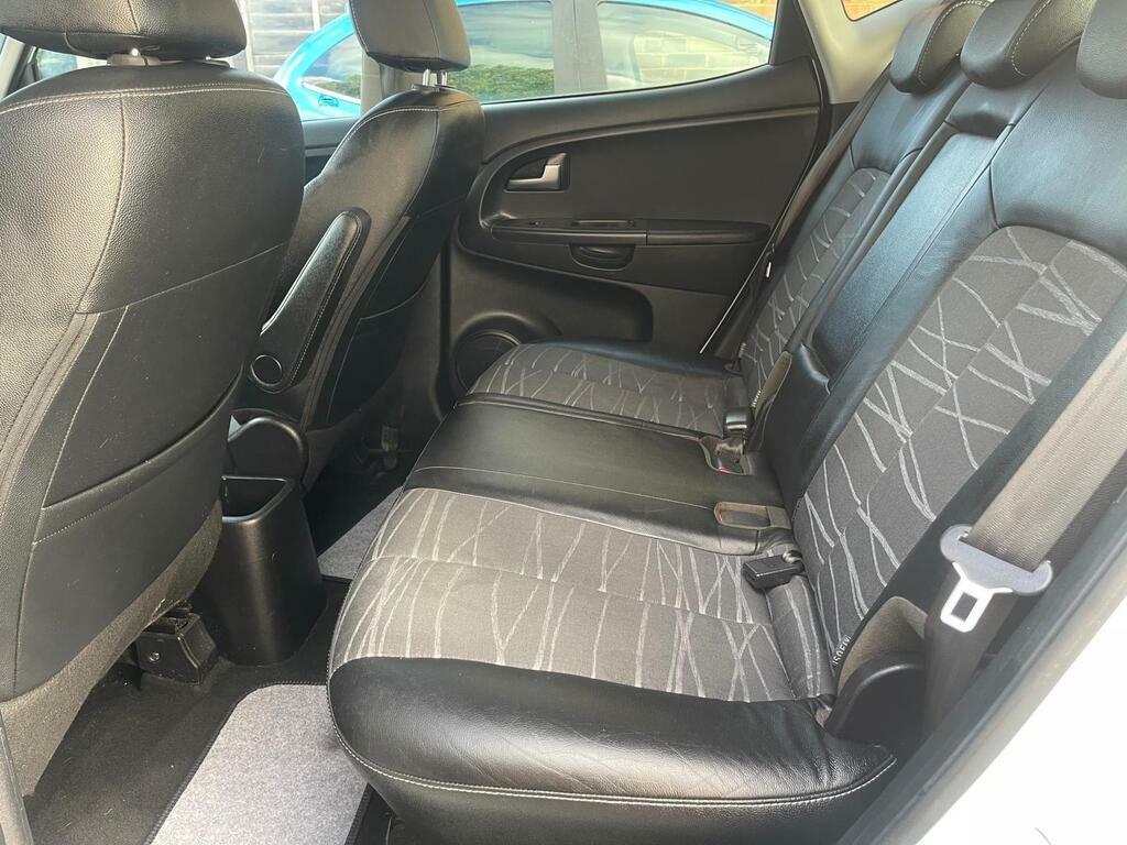Kia Venga 1.6 2 Mpv Euro 5 123 Bhp Black #26
