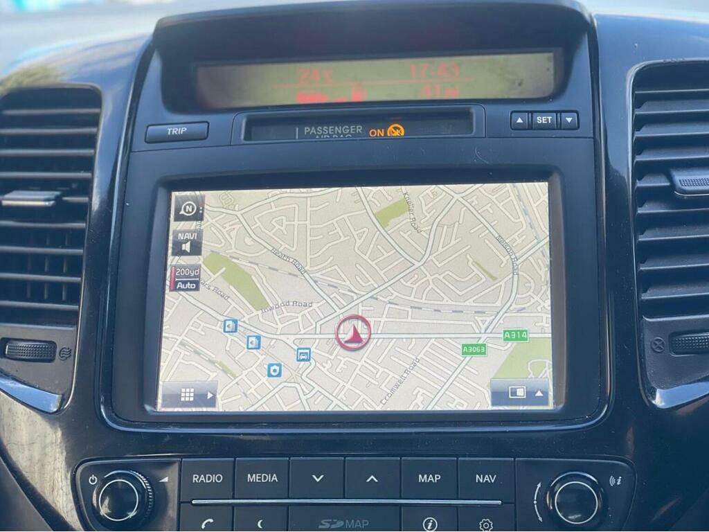 Kia Venga 1.6 4 Euro 6 White #2