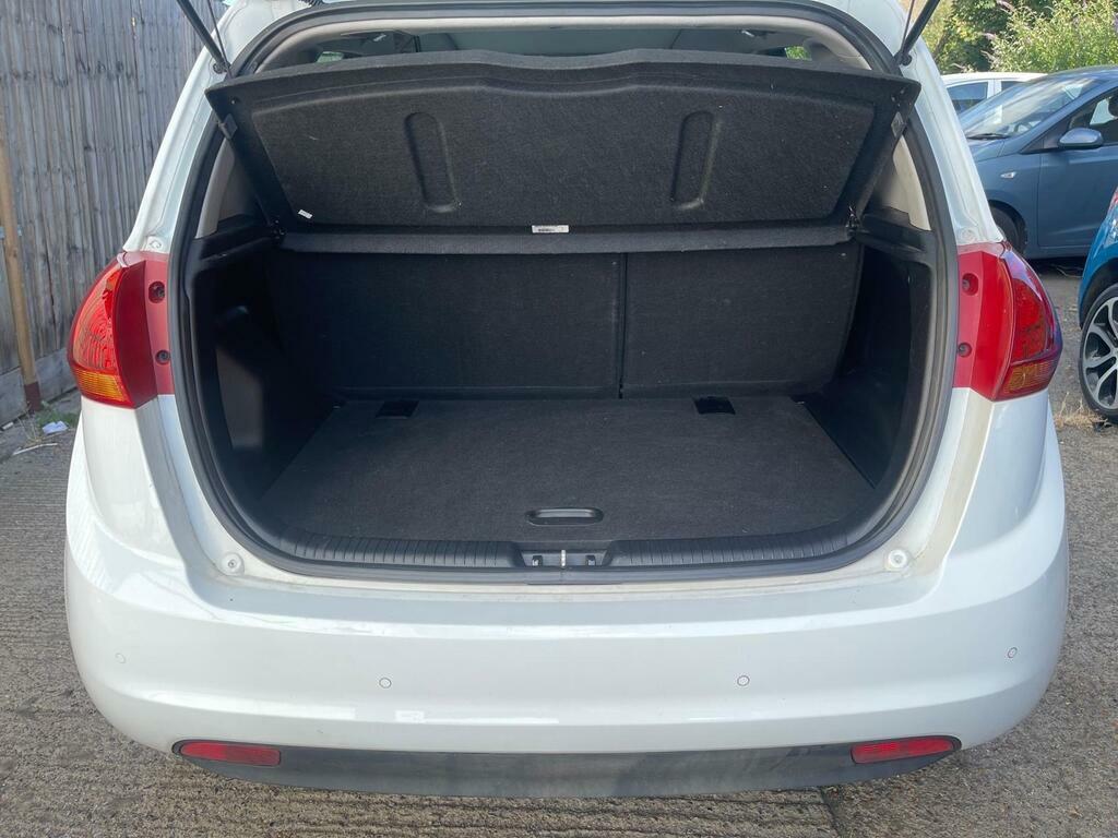 Kia Venga 1.6 2 Mpv Euro 5 123 Bhp Black #12