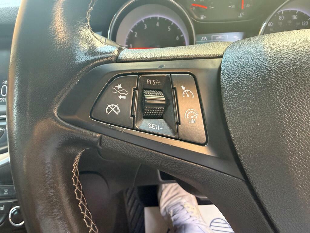 Vauxhall Astra 1.2 Turbo Griffin Edition Sports Tourer White #20