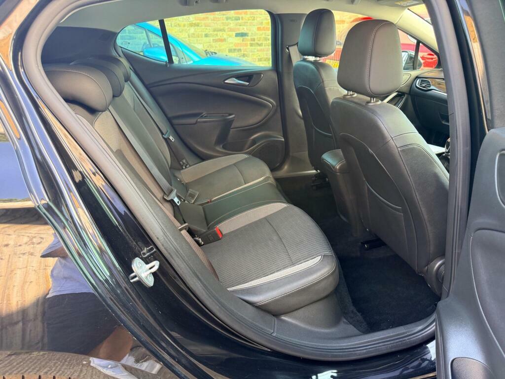 Vauxhall Astra 1.2 Turbo Griffin Edition Sports Tourer White #13