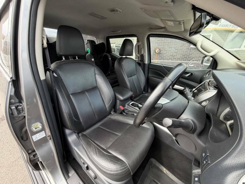 Nissan Navara Double Cab Pick Up Tekna 2.3Dci 190 Tt 4Wd Grey #6