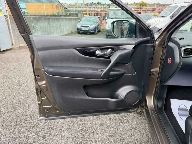 Nissan Qashqai 1.2 Tekna Dig-t Xtronic 113 Bhp Black #36