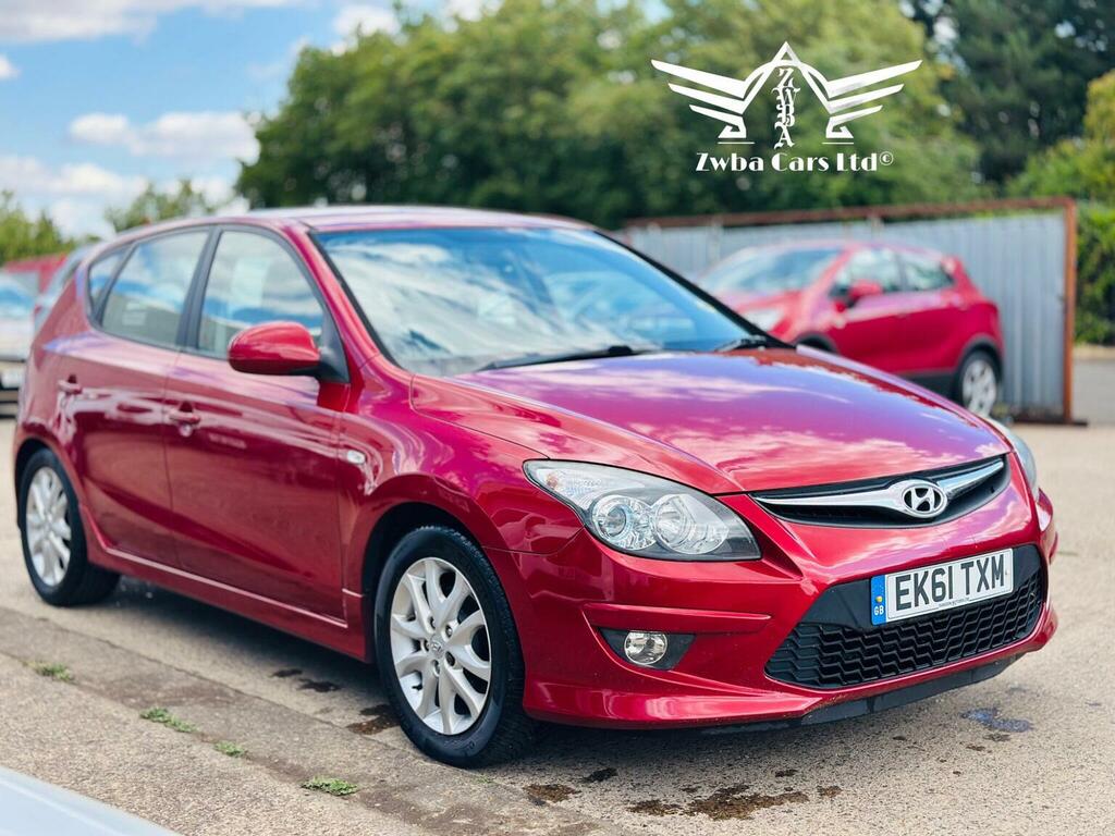 Hyundai I30 Hatchback 1.6 Crdi Comfort Euro 4 201161 EK61TXM Red