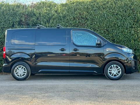 Citroen SpaceTourer Tourer 1.5 Bluehdi Black #4
