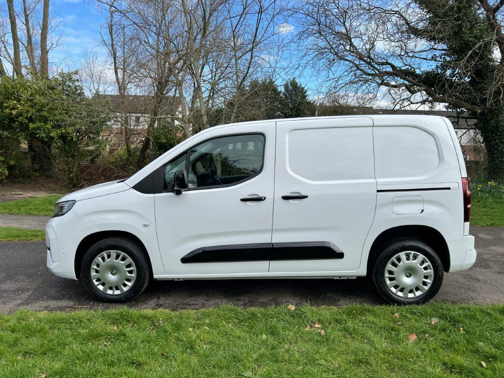 Vauxhall Combo 1.5 2300 Pro100 Swb - White #6