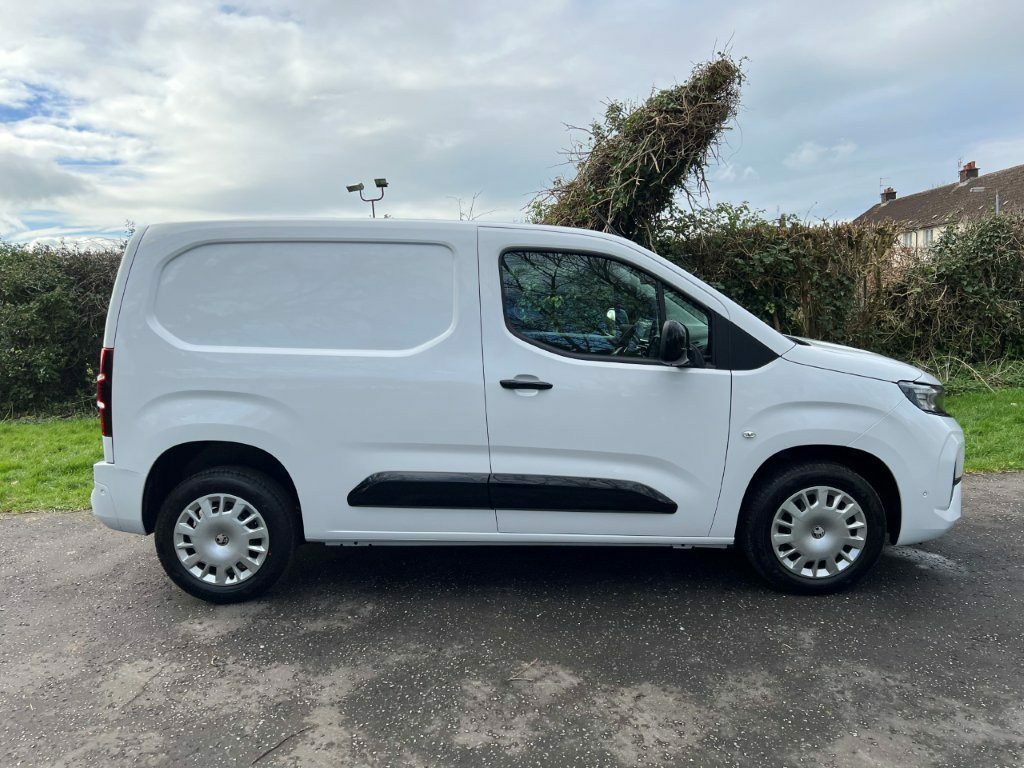 Vauxhall Combo 1.5 2300 Pro100 Swb - White #2